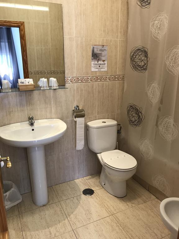 Hostal 82 Olias del Rey Room photo