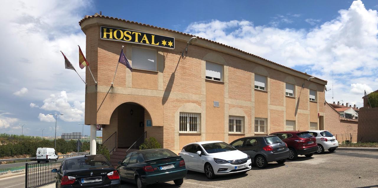 Hostal 82 Olias del Rey Exterior photo